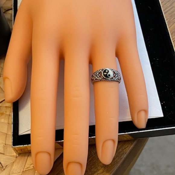 Sterling Silver Yin Yang ring size 7.5 - Picture 6 of 7